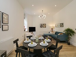 The Theobold Suite Stone Cross Mansion