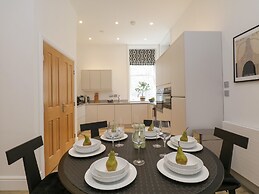 The Theobold Suite Stone Cross Mansion