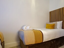 The Theobold Suite Stone Cross Mansion