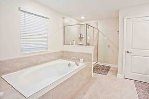 Storey Lake 7 Bedroom With Extra Large Bedrooms! 7 Home by RedAwning