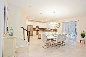 Storey Lake 7 Bedroom With Extra Large Bedrooms! 7 Home by RedAwning