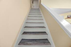 Strollin' Bear 3 Bedroom Home by RedAwning