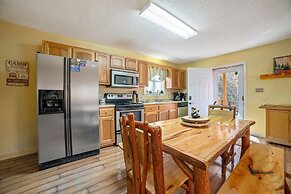 Strollin' Bear 3 Bedroom Home by RedAwning