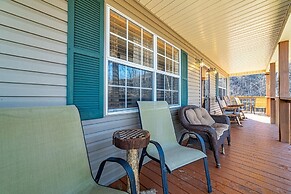 Strollin' Bear 3 Bedroom Home by RedAwning