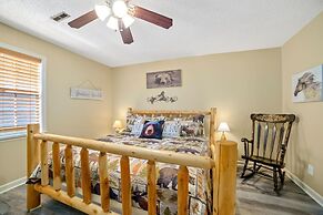 Strollin' Bear 3 Bedroom Home by RedAwning