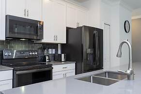 Brand New at Storey Lake Resort, Private Pool, Near Famous Attractions