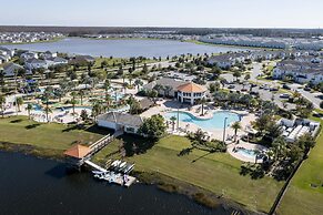 Brand New at Storey Lake Resort, Private Pool, Near Famous Attractions