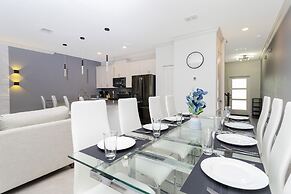 Brand New at Storey Lake Resort, Private Pool, Near Famous Attractions