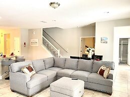 Solterra Resort!! Spacious House With Game Room, Private Pool and Movi