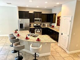 Solterra Resort!! Spacious House With Game Room, Private Pool and Movi