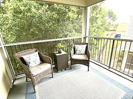 Grand Palm Community, Picnic Benches, Tennis Court and Much More!!