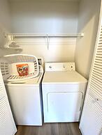 Grand Palm Community, Picnic Benches, Tennis Court and Much More!!