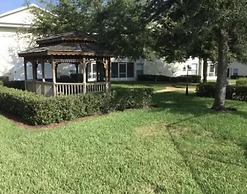 Grand Palm Community, Picnic Benches, Tennis Court and Much More!!