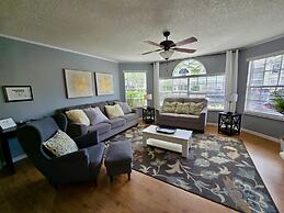 Villas at Island Club Community, Pools, Jacuzzi and More!