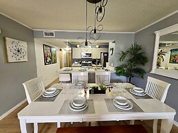 Villas at Island Club Community, Pools, Jacuzzi and More!