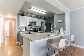 Villas at Island Club Community, Pools, Jacuzzi and More!