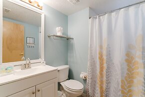 Villas at Island Club Community, Pools, Jacuzzi and More!