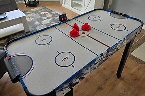 Villas at Island Club Community, Pools, Jacuzzi and More!