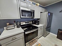 Villas at Island Club Community, Pools, Jacuzzi and More!