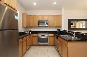 Gated Community With Private hot tub Near Disney!!!