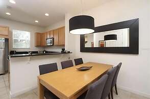 Gated Community With Private hot tub Near Disney!!!