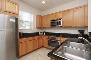 Gated Community With Private hot tub Near Disney!!!