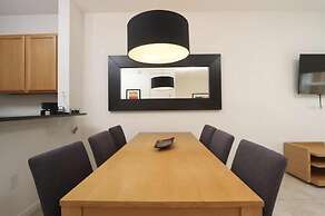 Gated Community With Private hot tub Near Disney!!!