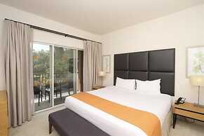 Gated Community With Private hot tub Near Disney!!!