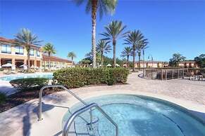 Gated Community With Private hot tub Near Disney!!!