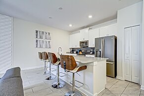 Storey Lake Resort, Private Pool, Near Famous Attractions!!