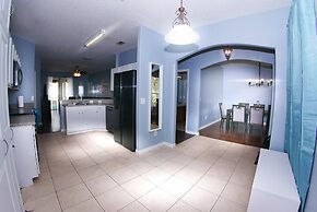 5/4 Pool Home Located in Sunset Ridge Community!