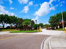 5/4 Pool Home Located in Sunset Ridge Community!