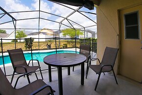 5/4 Pool Home Located in Sunset Ridge Community!