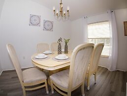 Large Pool With Jacuzzi, Near the Disney Attractions!!