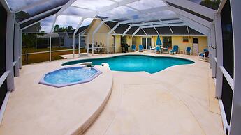 Large Pool With Jacuzzi, Near the Disney Attractions!!