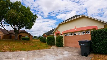 Large Pool With Jacuzzi, Near the Disney Attractions!!
