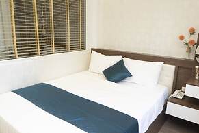 Sen Hotel My Dinh Song Da