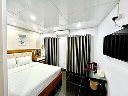 Sen Hotel My Dinh Song Da