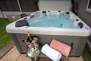 Seaside Cottage Hot tub & Games Room