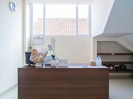 OYO 91327 Residence 38