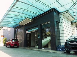 OYO 91327 Residence 38