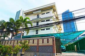 OYO 91327 Residence 38