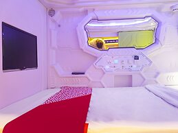 Super OYO 91328 Fiducia Capsule Hotel