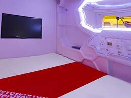 Super OYO 91328 Fiducia Capsule Hotel