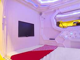 Super OYO 91328 Fiducia Capsule Hotel