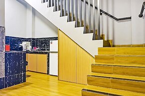 Super OYO 91328 Fiducia Capsule Hotel