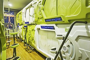 Super OYO 91328 Fiducia Capsule Hotel