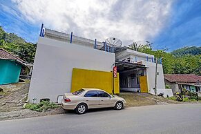 OYO 91329 Guest House Le-banon Syariah