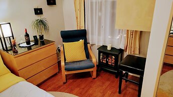 Kokomo Inn - Tropical Riverfront B&B