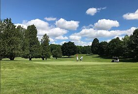 Kokomo Inn - Tropical Riverfront B&B